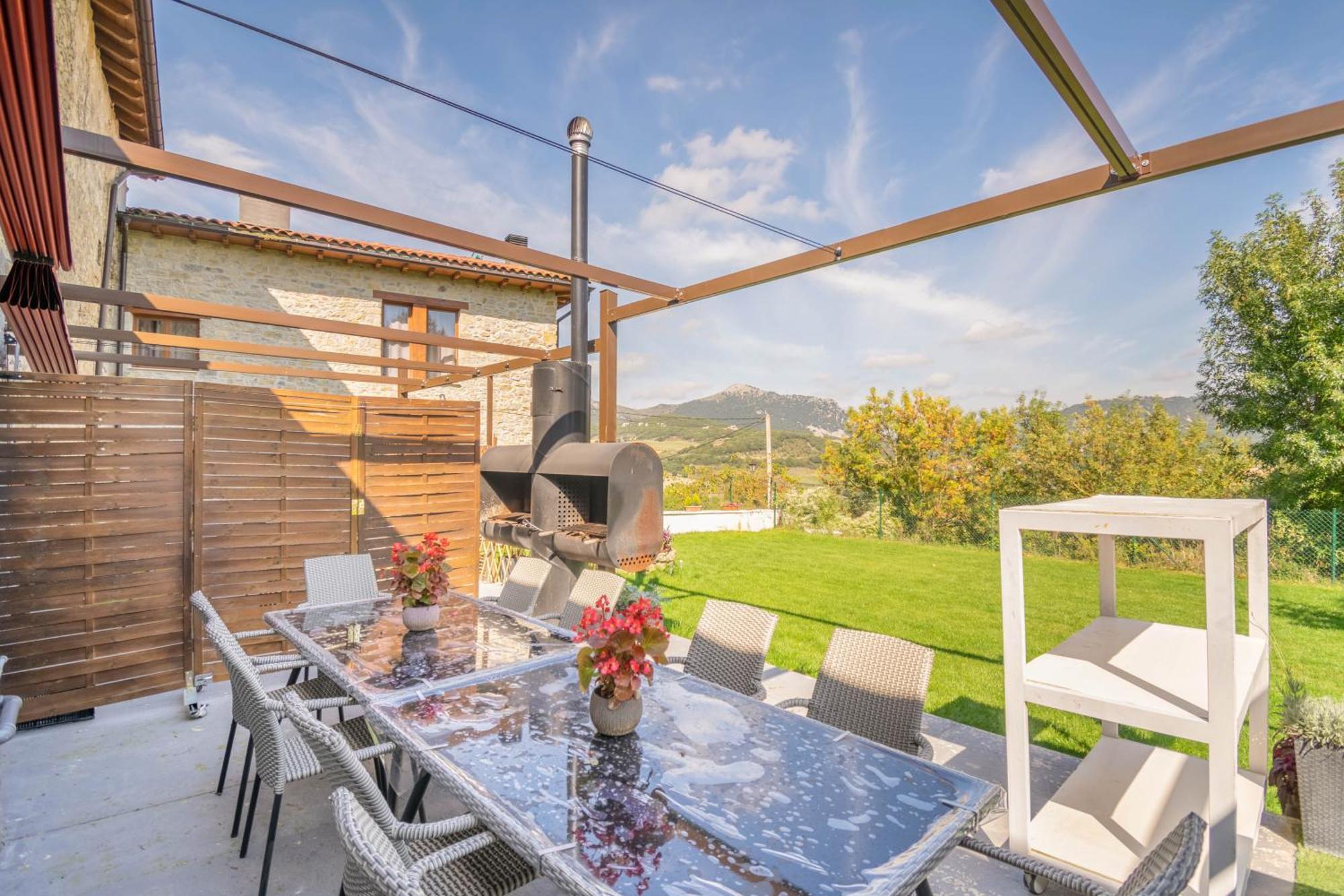 Acogedora Casa Rural Con Jardin Y Barbacoa Proxima A Pamplona Ilzarbe Exterior photo